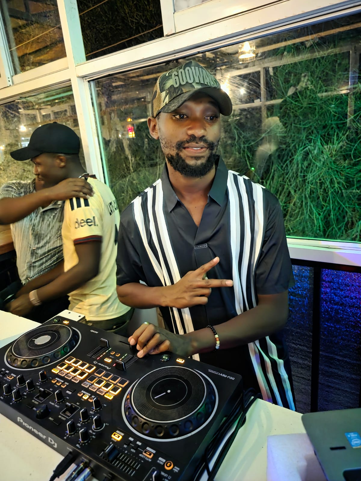 Dj johntes